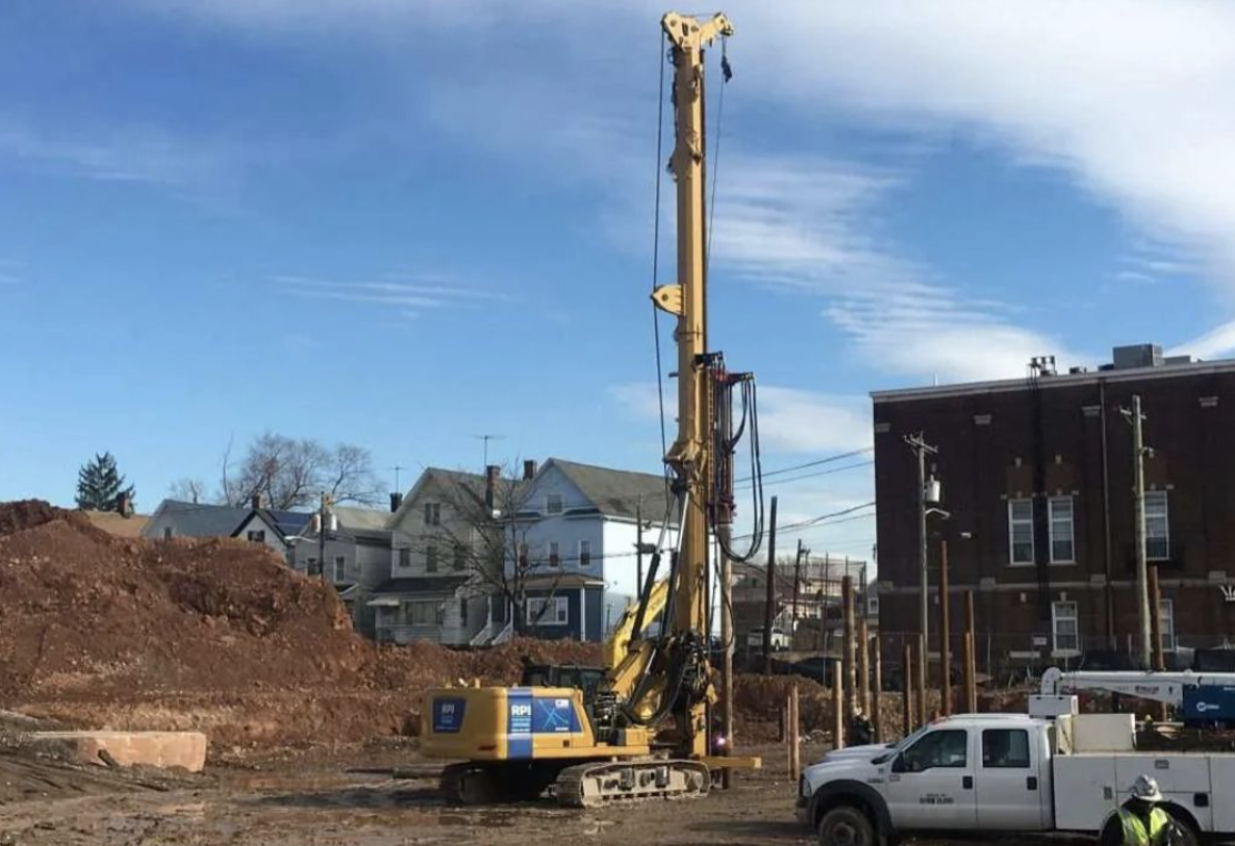 Pile drivers Image