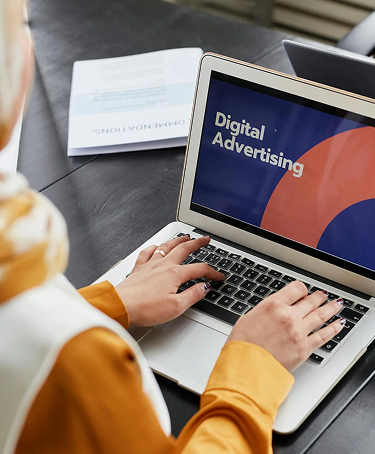 Laptop Digital Advertising